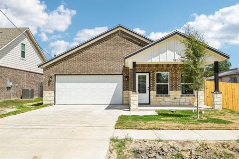 Photo of 305 Campbell Street, Terrell, TX 75160 (MLS # 21387757)