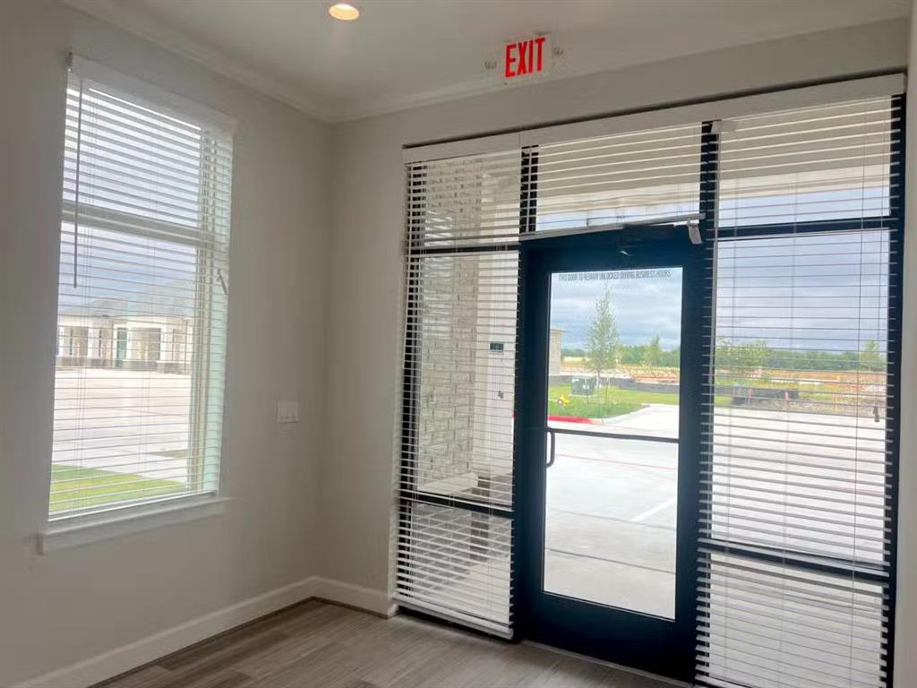 S13777 - Commercial Lease