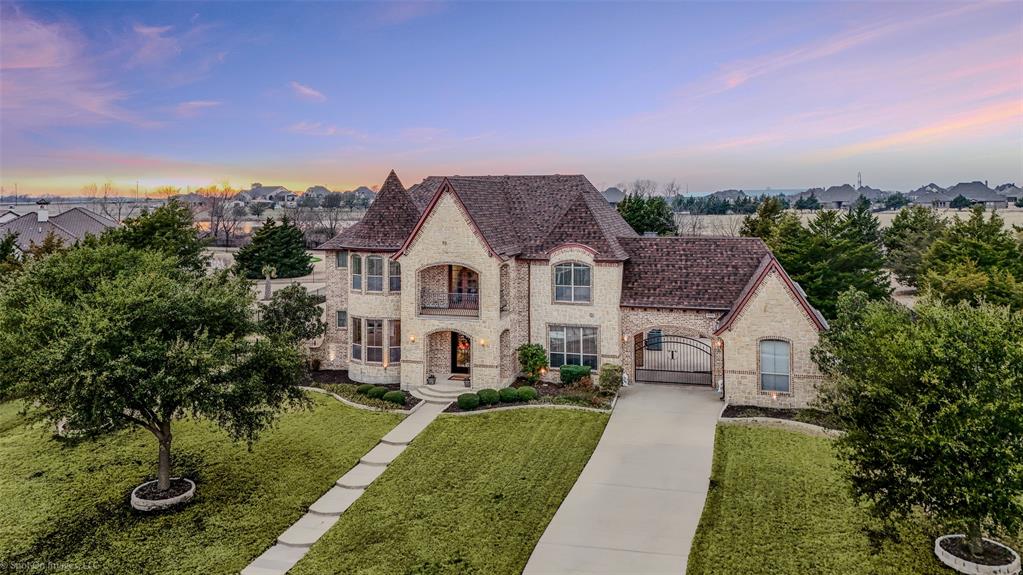1049 Kingsbridge Lane