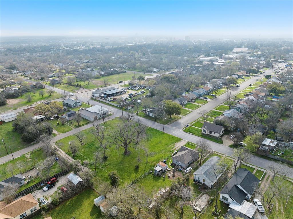 WACO IMPROVEMENT - Land