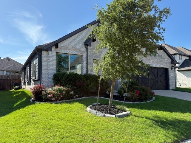 1094 Canterbury Lane