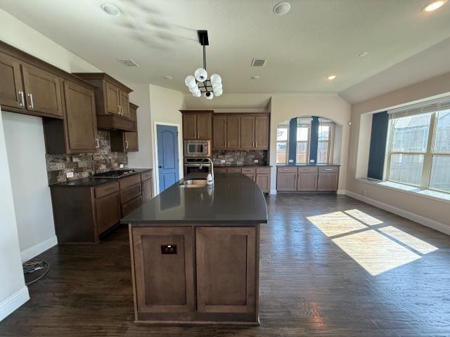 1094 Canterbury Lane