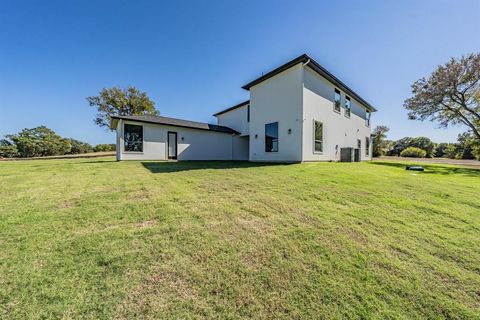 A home in Corsicana