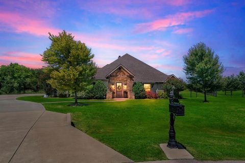 210 Walker Court N Waxahachie TX 75167