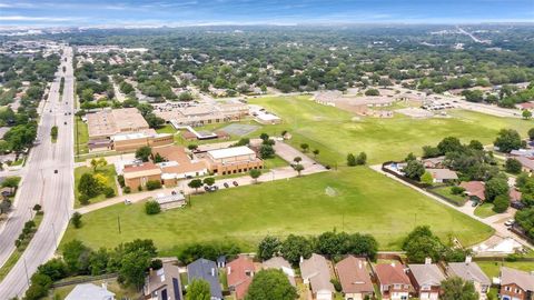 Photo of 5134 Northwest Highway Hwy, Garland, TX 75043 (MLS # 21209301)