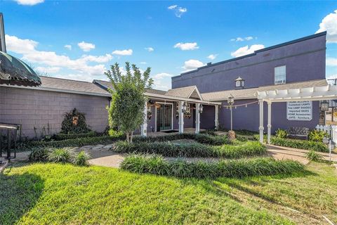 103-105 E Center Street Lorena TX 76655