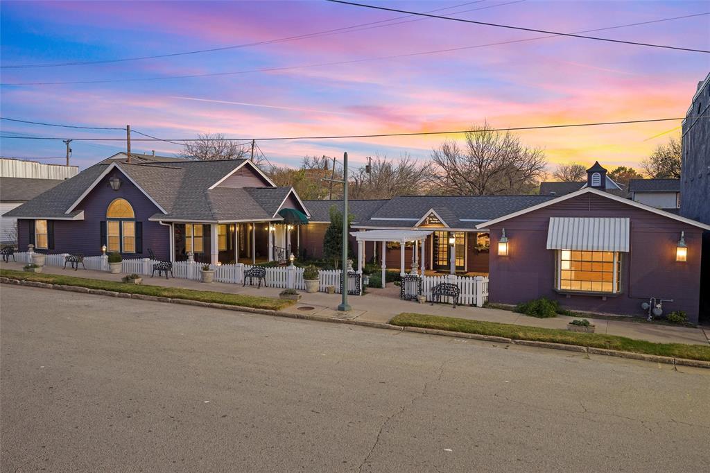 103-105 E Center Street