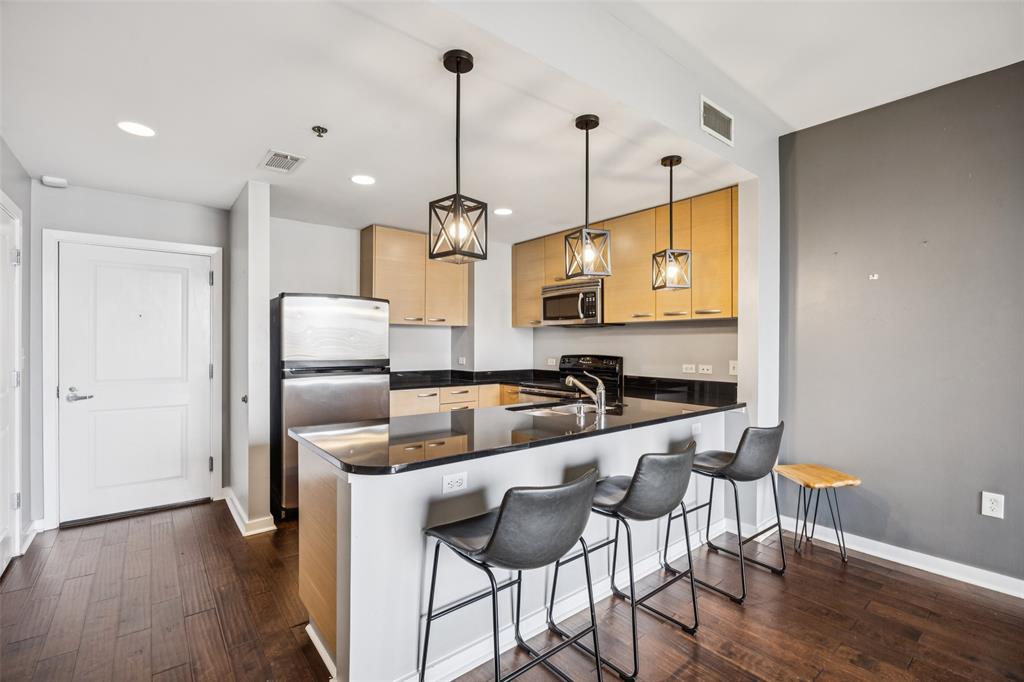 1200 Main Street 503