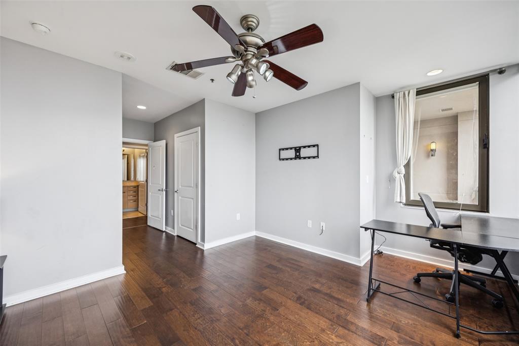 Metropolitan 1200 Main St Condo - Residential