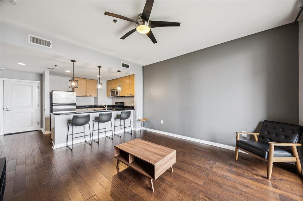 Metropolitan 1200 Main St Condo - Residential