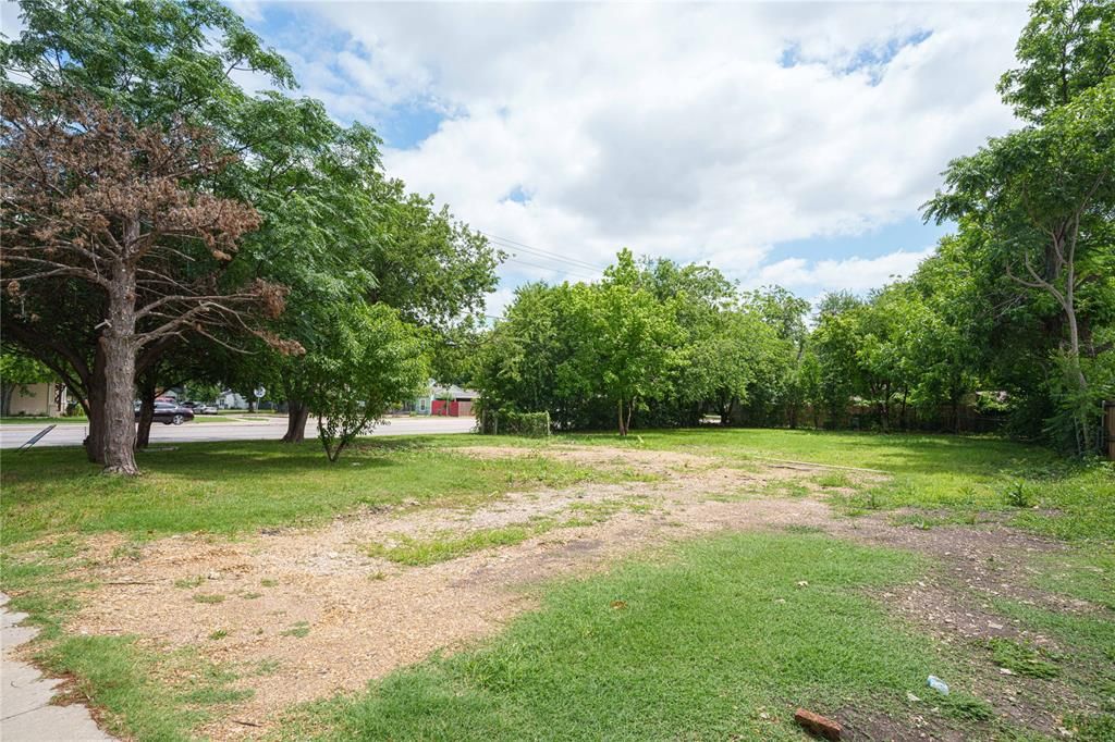 Photo of 3654 Fontana Drive, Dallas, TX 75220 (MLS # 21268776)