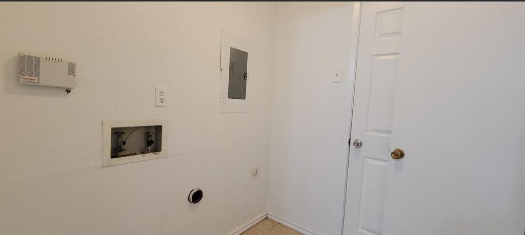 Golden Meadows 03 - Residential Lease