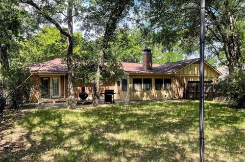 Tiny photo for 20 Greenbriar Street, Mineral Wells, TX 76067 (MLS # 21099856)