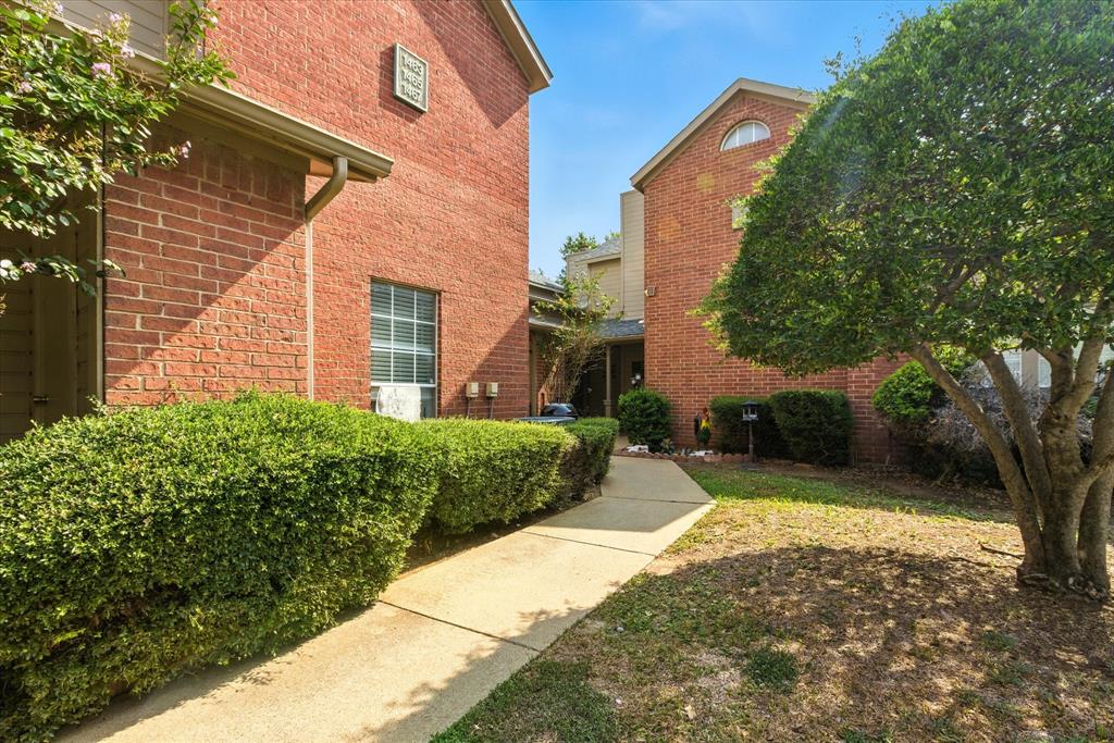 1463 Meadowood Village Drive