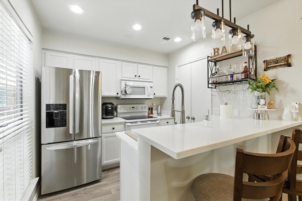 1463 Meadowood Village Drive