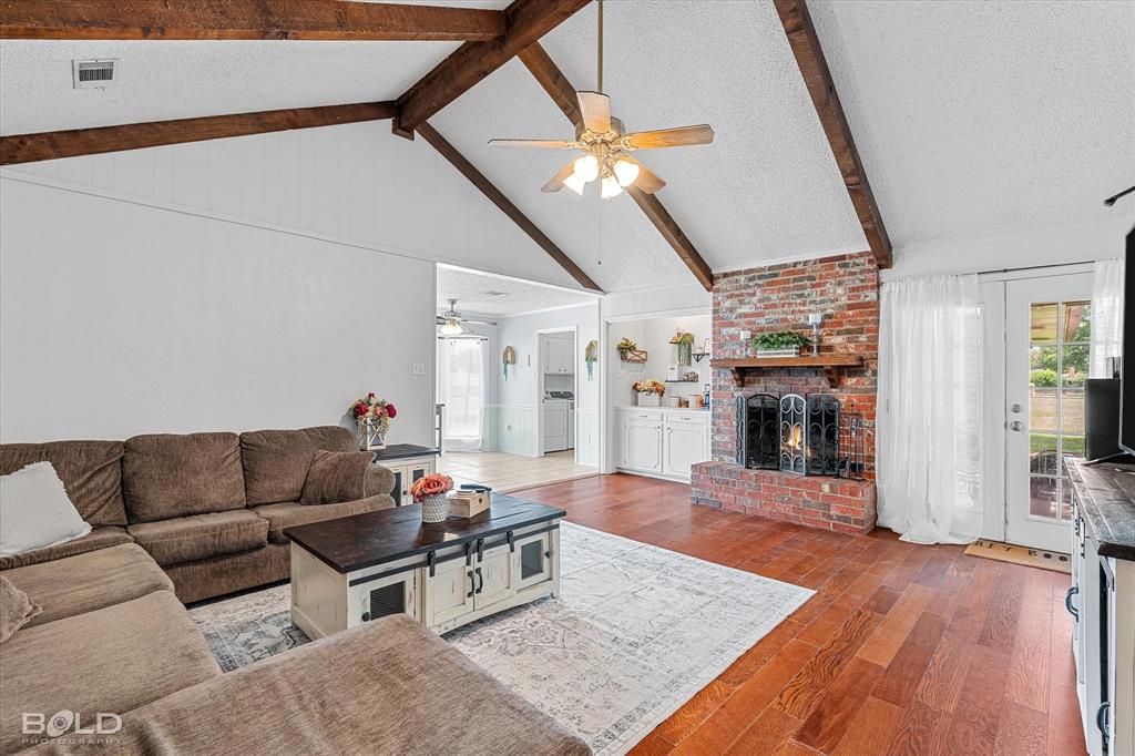 Bossier City, Louisiana 71112, United States, 4 Bedrooms Bedrooms, ,2 BathroomsBathrooms,Residential,Contingent,156720