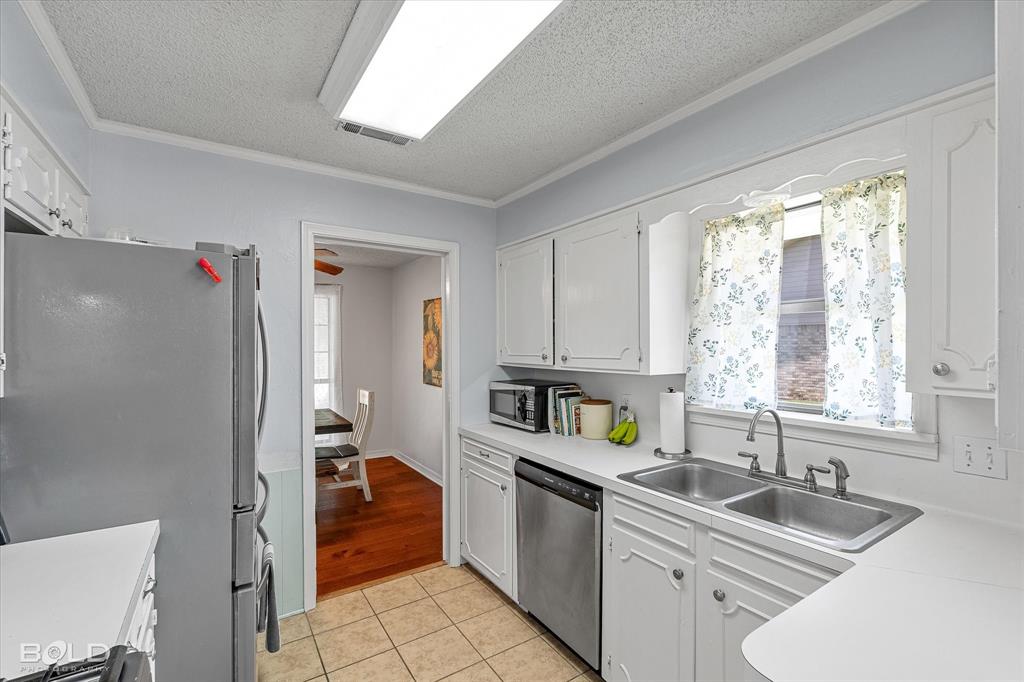 Bossier City, Louisiana 71112, United States, 4 Bedrooms Bedrooms, ,2 BathroomsBathrooms,Residential,Contingent,156720