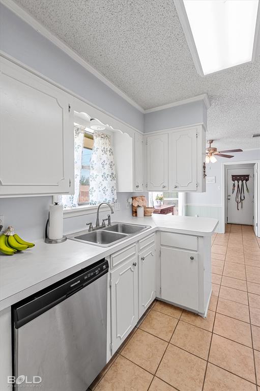 Bossier City, Louisiana 71112, United States, 4 Bedrooms Bedrooms, ,2 BathroomsBathrooms,Residential,Contingent,156720