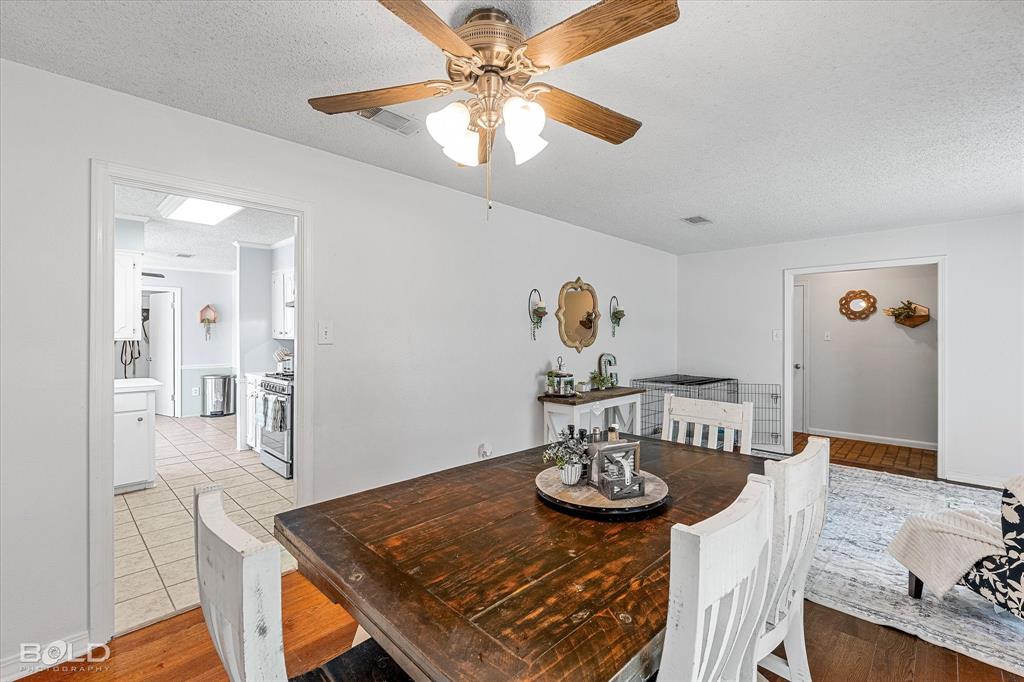 Bossier City, Louisiana 71112, United States, 4 Bedrooms Bedrooms, ,2 BathroomsBathrooms,Residential,Contingent,156720