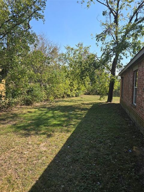 A home in Terrell