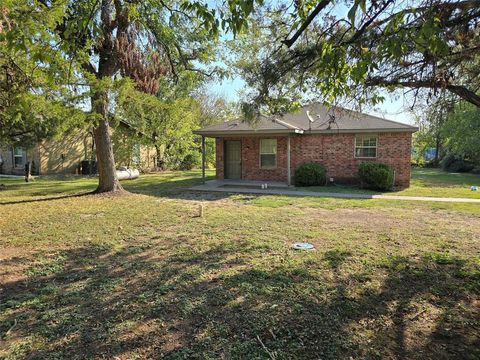 A home in Terrell