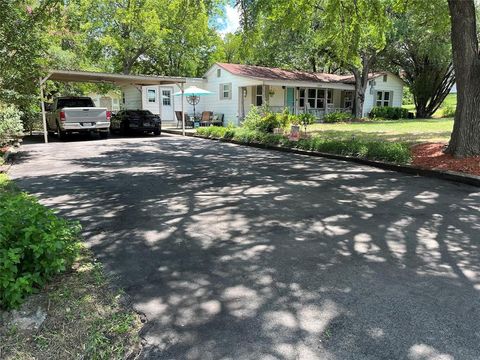 209 Marquette Avenue Azle TX 76020