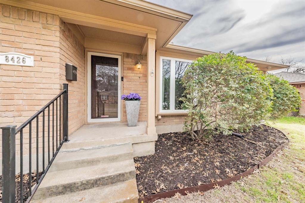 8426 Van Pelt Drive