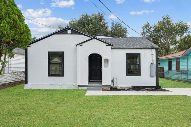 Photo 1 of 27 — 1406 Mentor Avenue, Dallas, TX 75216