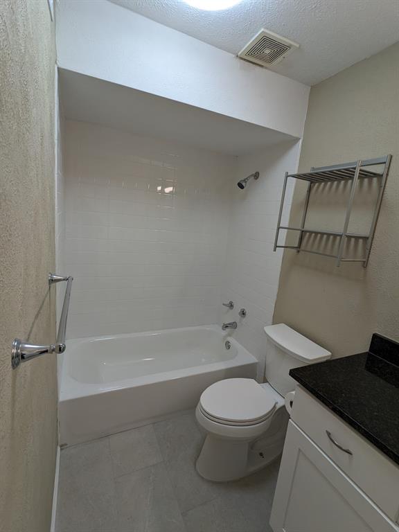 Country Condos Creek - Residential Lease