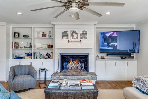 Tiny photo for 6441 Park Lane, Dallas, TX 75225 (MLS # 21083889)