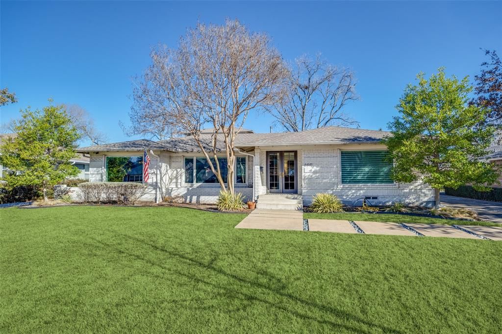 Photo for 6441 Park Lane, Dallas, TX 75225 (MLS # 21083889)