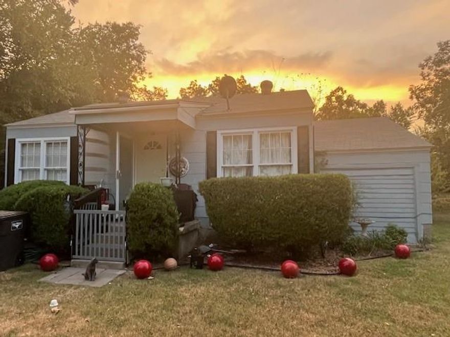 Cute 2 bedrooms in a great location. School within walking distance. Owner occupants and-or investors welcome. Large lot, price allows for updates. Big back yard with storage shed. Bathrooms updated in 2022.