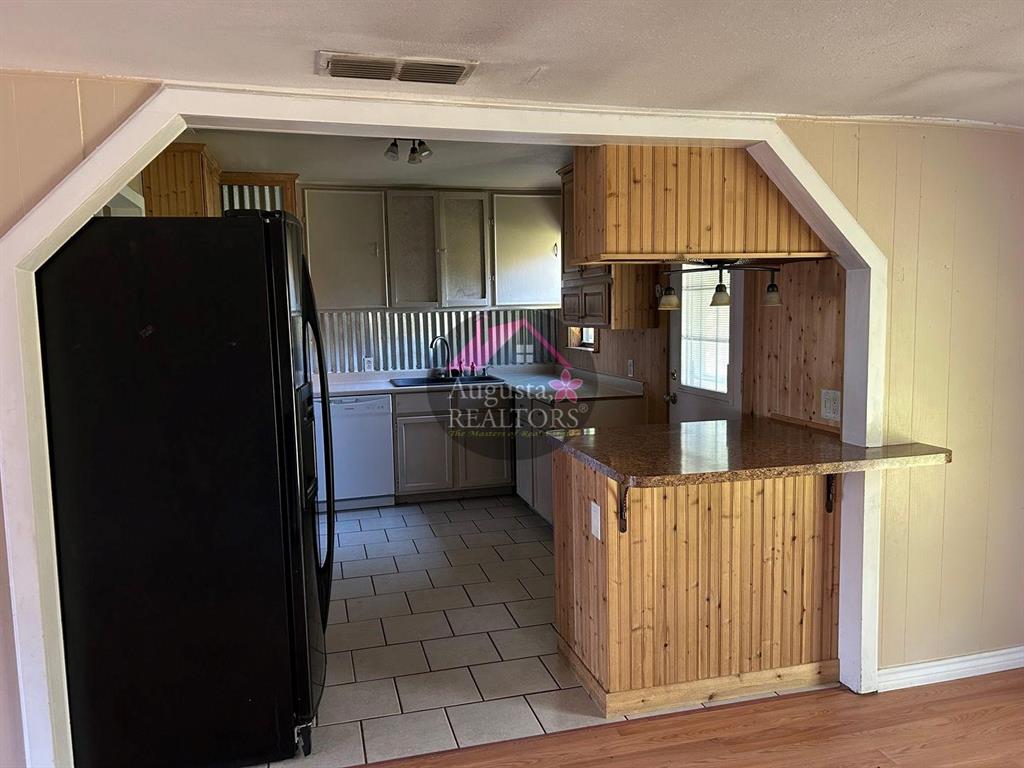 Raymond Thomason Of Hale - Residential Lease