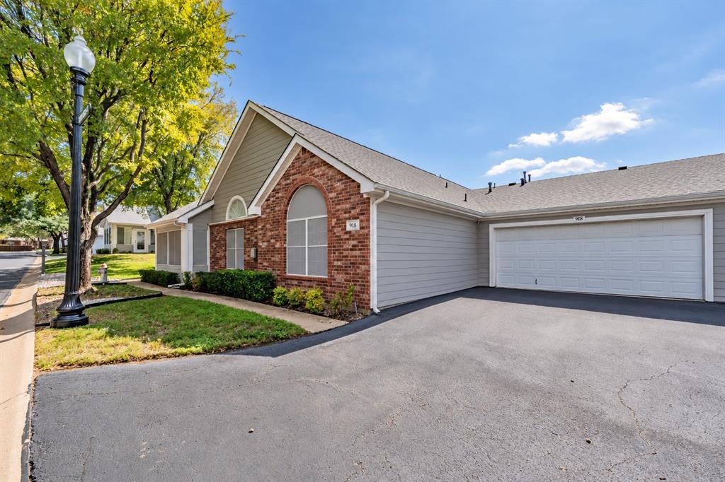 918 Bridges Drive
