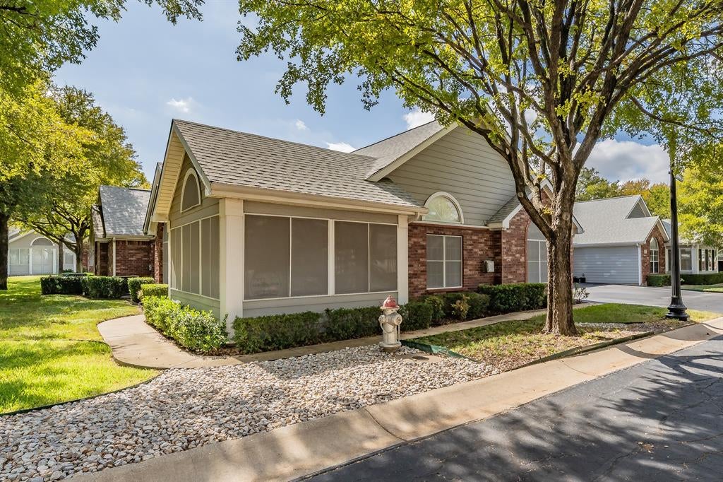 918 Bridges Drive