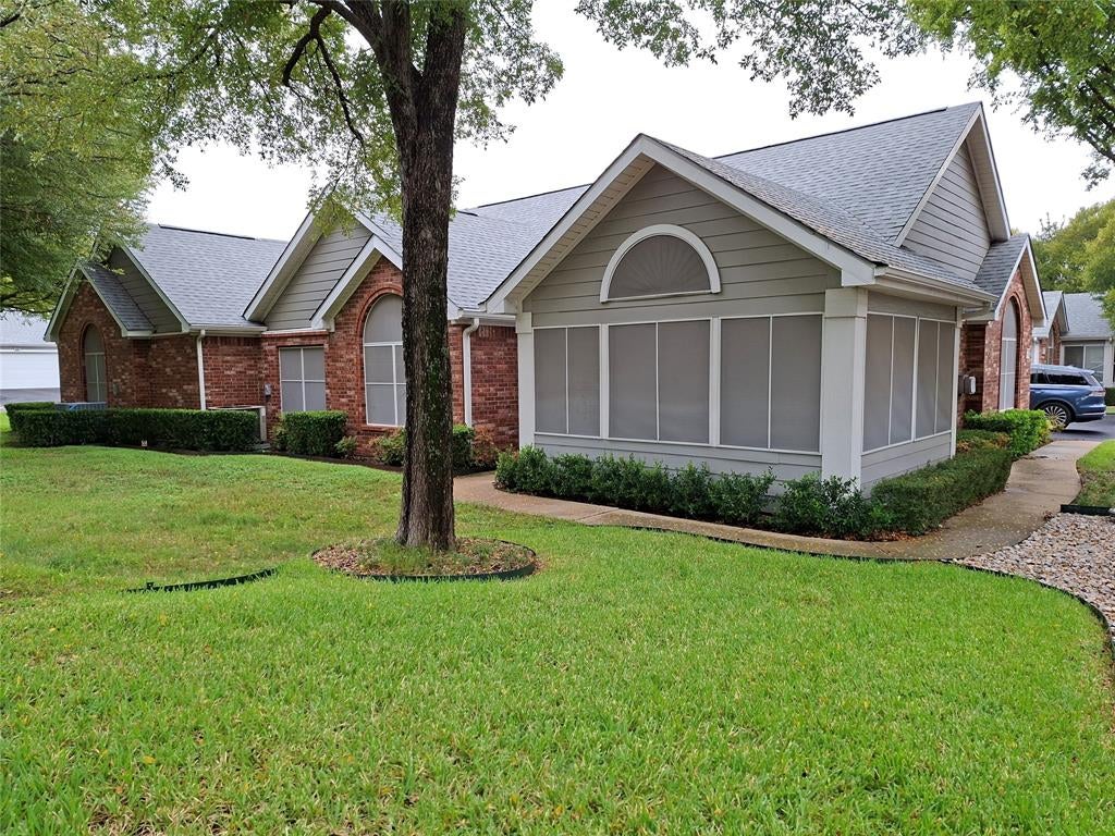 918 Bridges Drive