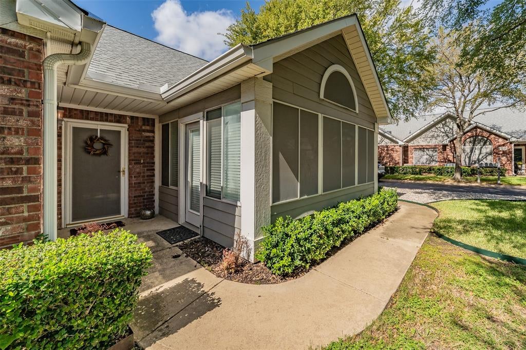 918 Bridges Drive