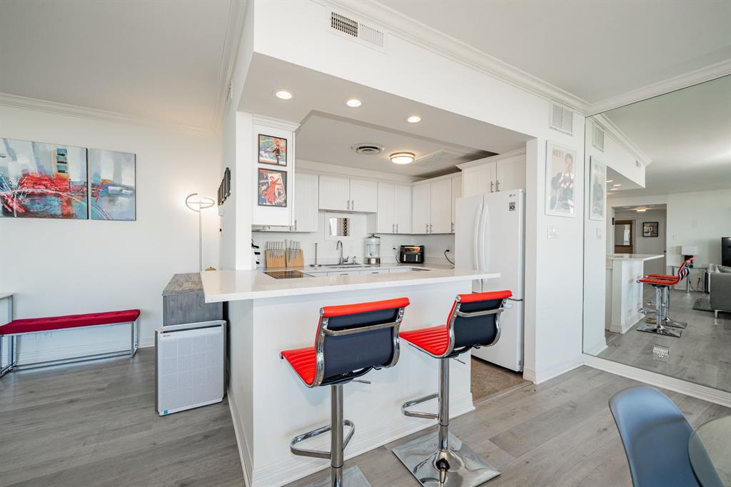 PRESTON TOWER CONDO - Residential