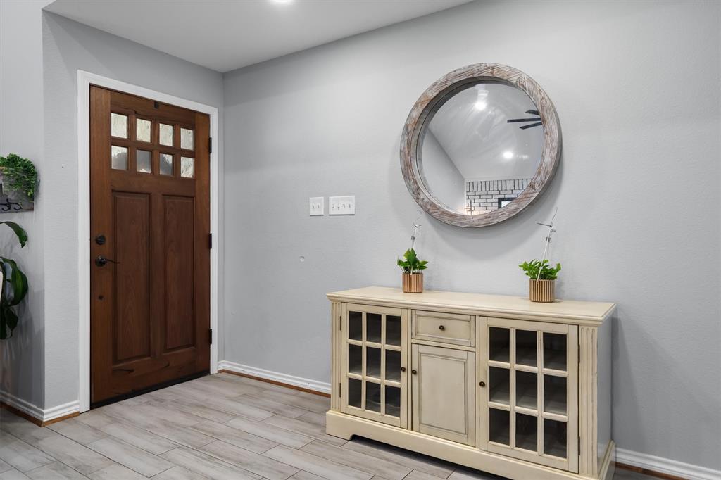 2316 Hummingbird Trail