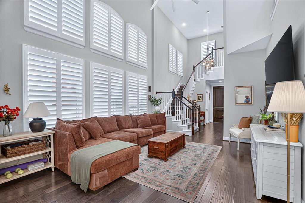 6028 Morningside Drive