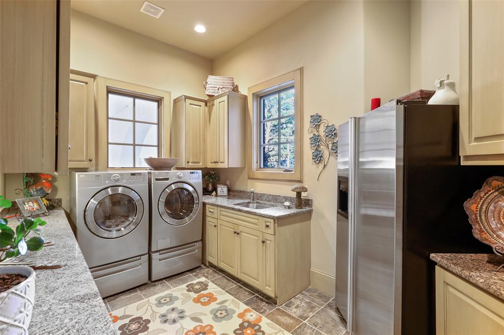 Chateau Du Lac Ph I - Residential