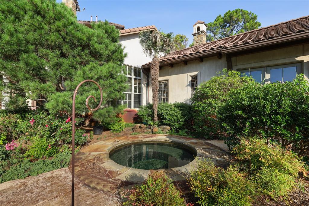 Chateau Du Lac Ph I - Residential