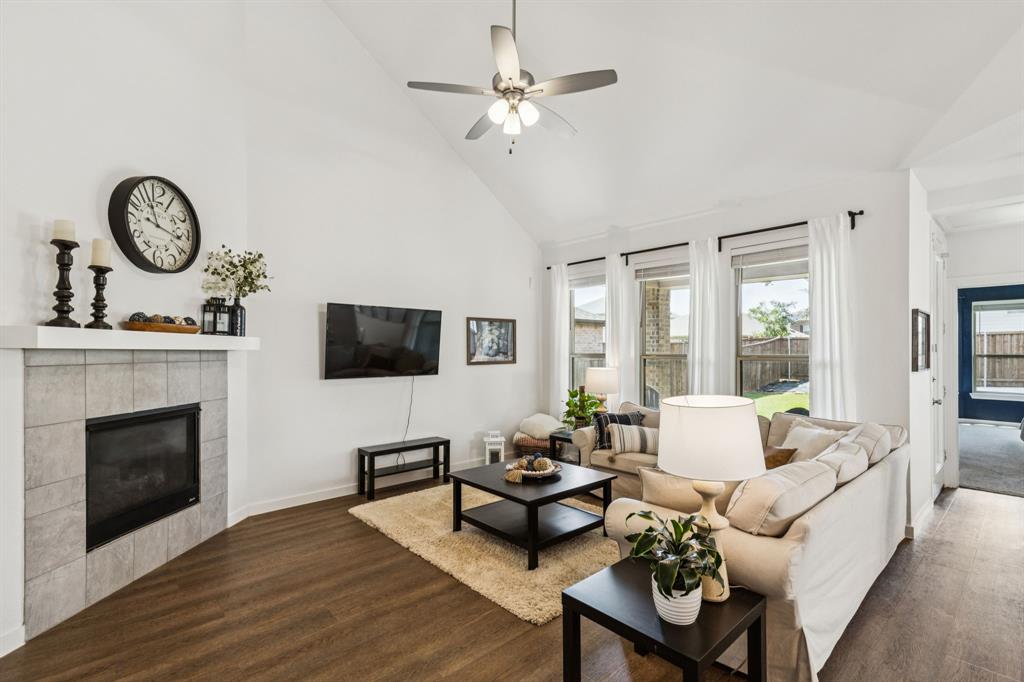 1124 Friesian Lane