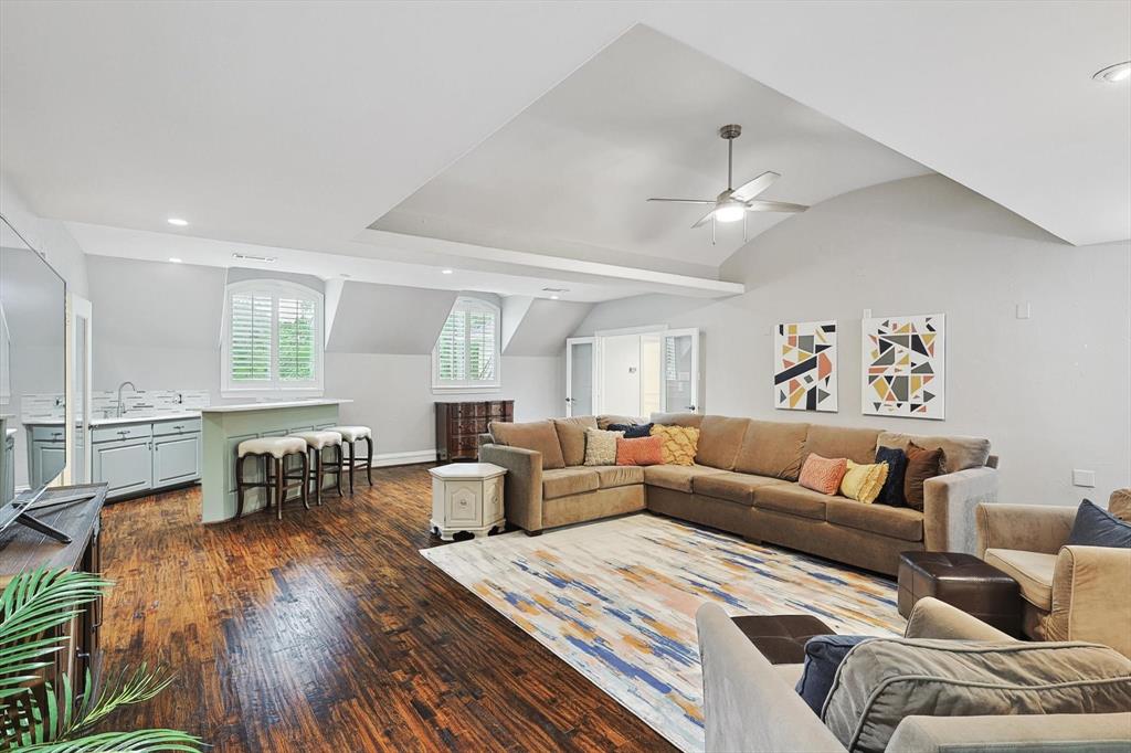 River Oaks Estates - Residential