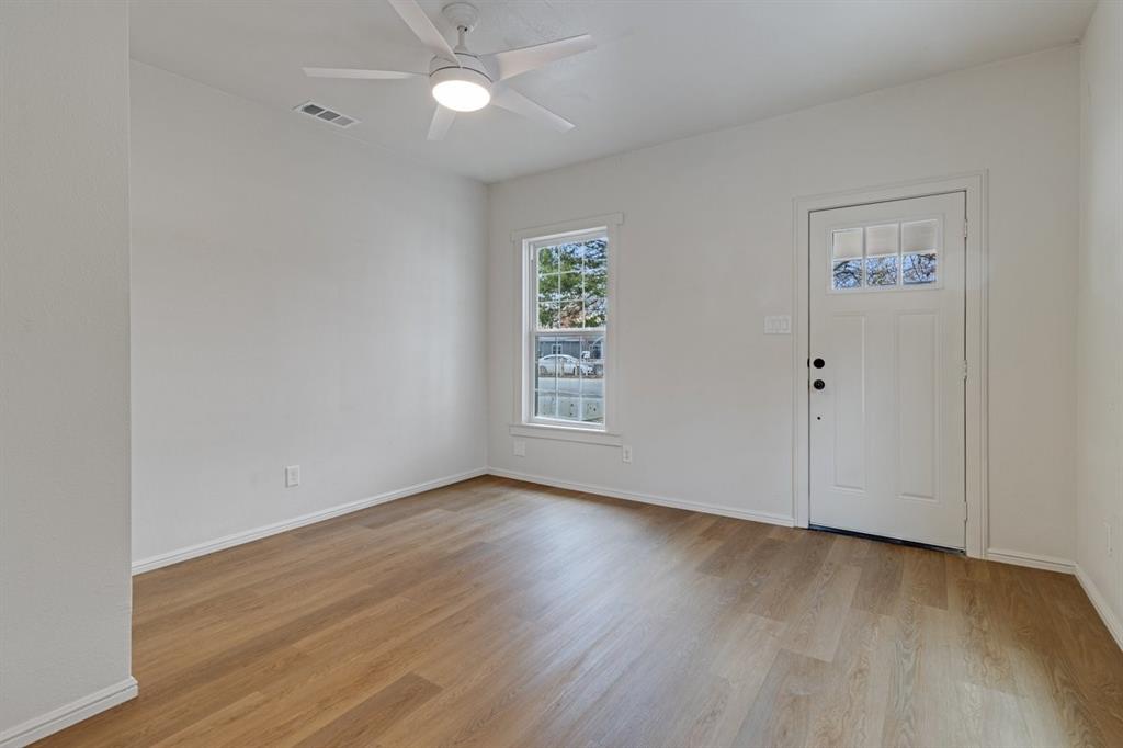 Eagle Ford Plaza 02 - Residential Lease