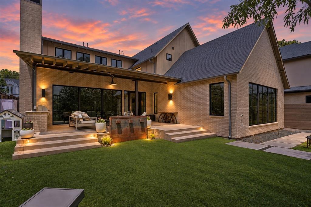 6726 Lake Circle Drive