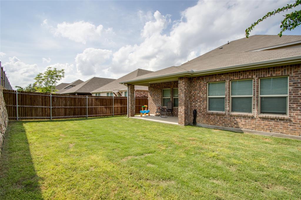 212 Luna Lane