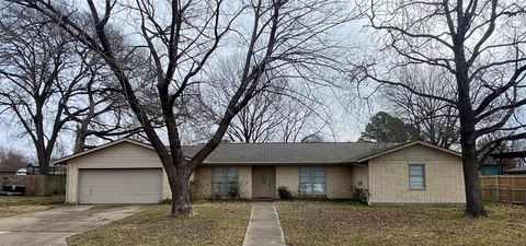 Photo of 2004 Blue Bird Circle, Bonham, TX 75418 (MLS # 21165341)