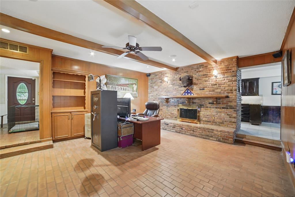 4548 Ivy Drive