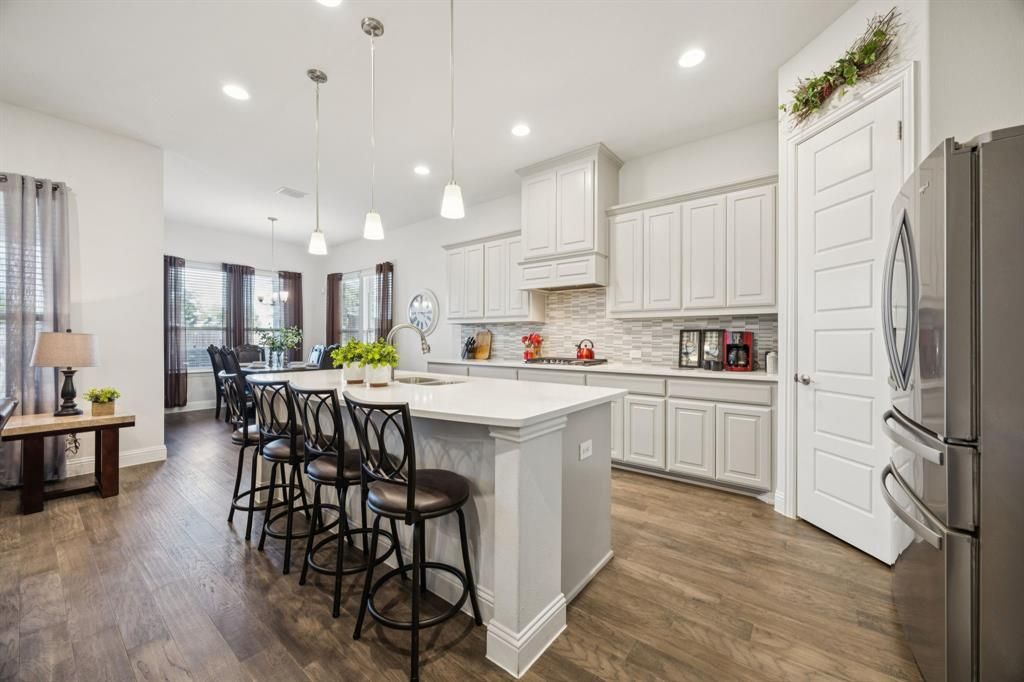 Photo for 7005 Willow Wood Street, Rowlett, TX 75089 (MLS # 21095037)